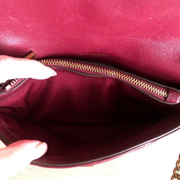 TORY BURCH Quilted Kira Chevron Shoulder Crossbody Bag Bordeaux - Picture 11 of 12